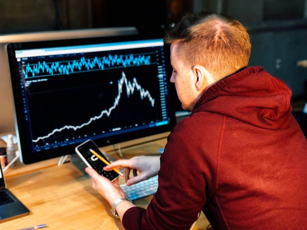 les rapports et analyses sur le marché boursier
